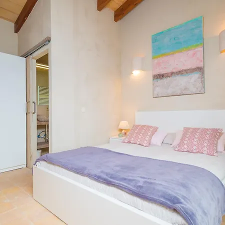 Pina - Eco Redonda 1 - (adults Only) *
